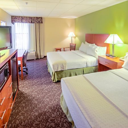 Quality Inn & Suites Downtown Менсфілд Екстер'єр фото