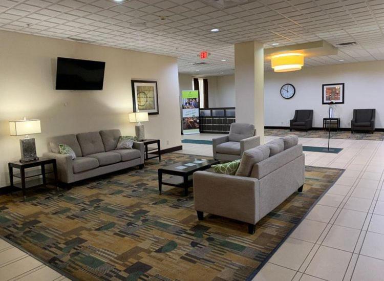 Quality Inn & Suites Downtown Менсфілд Екстер'єр фото